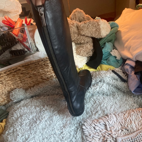 Stuart Weitzman soft leather under knee booties - Picture 2 of 11